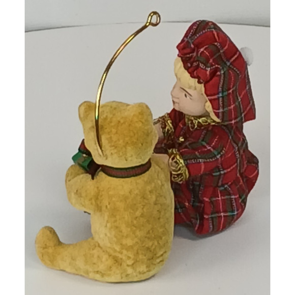 HALLMARK CHRISTMAS ORNAMENT 1994 Lucinda & Teddy SPECIAL EDITION - Picture 7 of 10